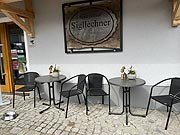 Auch ein Cafe wurde eingerichtet im Hofladen (Foto: Martin Schmitz(